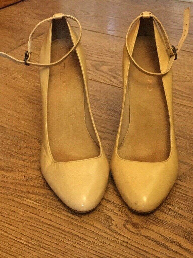  Nude Patent Pointed Toe Heels