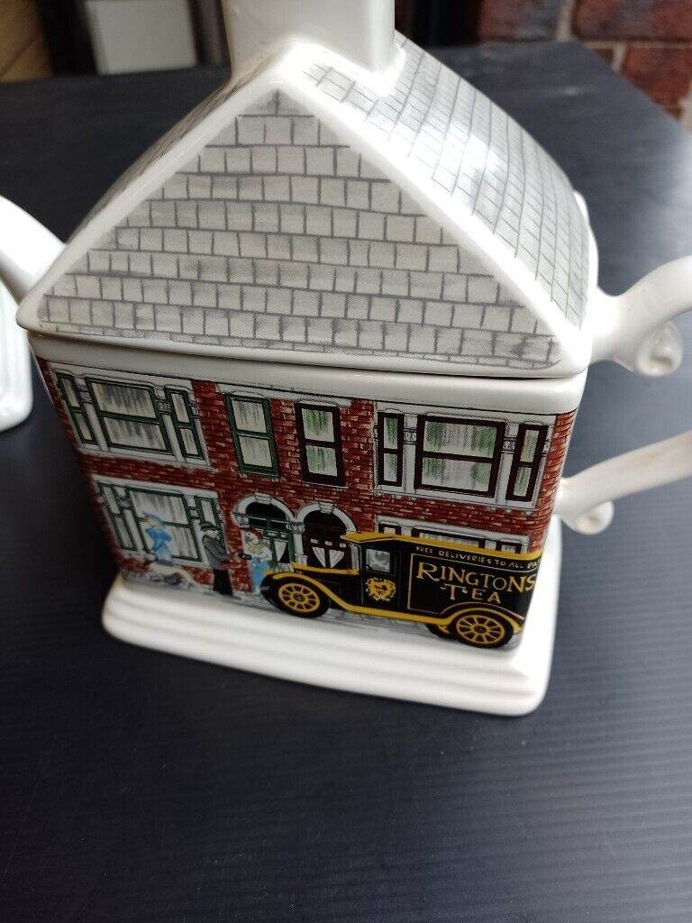 RINGTONS COLLECTORS TEAPOTS X 3 ONLY £10