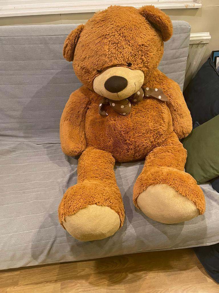 Giant teddy bear (4ft -1.2m)