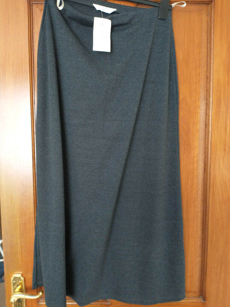SKIRT, SIZE 14. Grey, jersey marl.  Dorothy Perkins. New, still labelled.