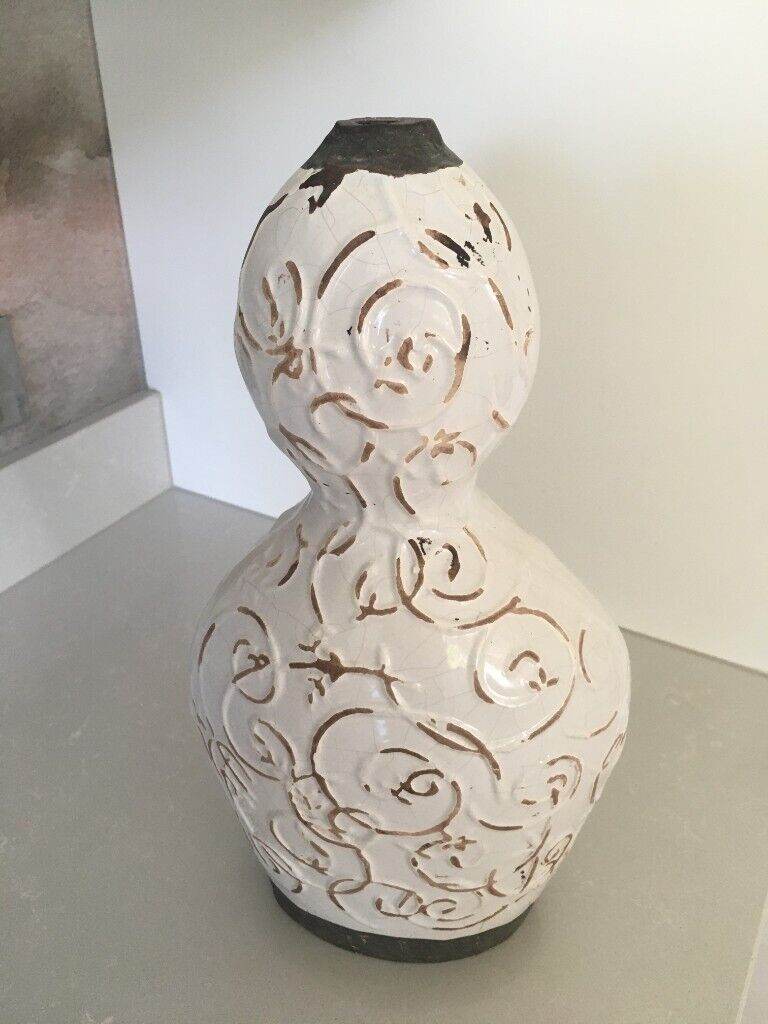MODERN LARGE VASE 