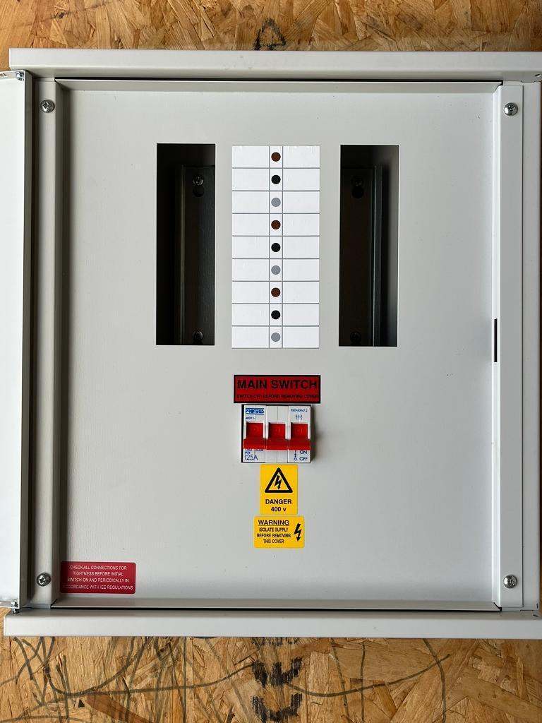 Proteus 6 Way TP+ N MCB Distribution Board with 125A Disconnector 