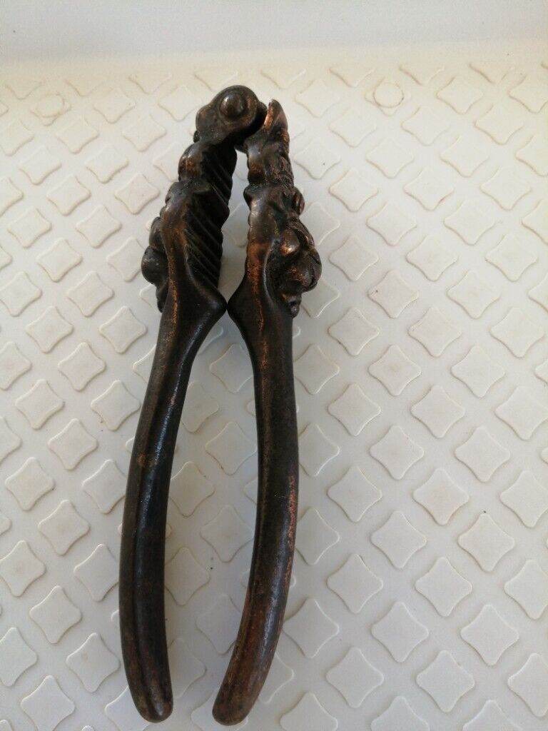 Cast iron novelty lions head nutcrackers 