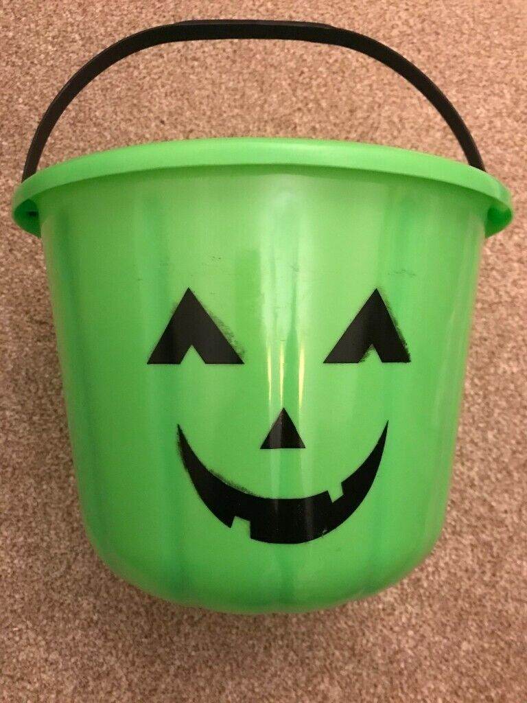 Halloween bucket in perfect condition