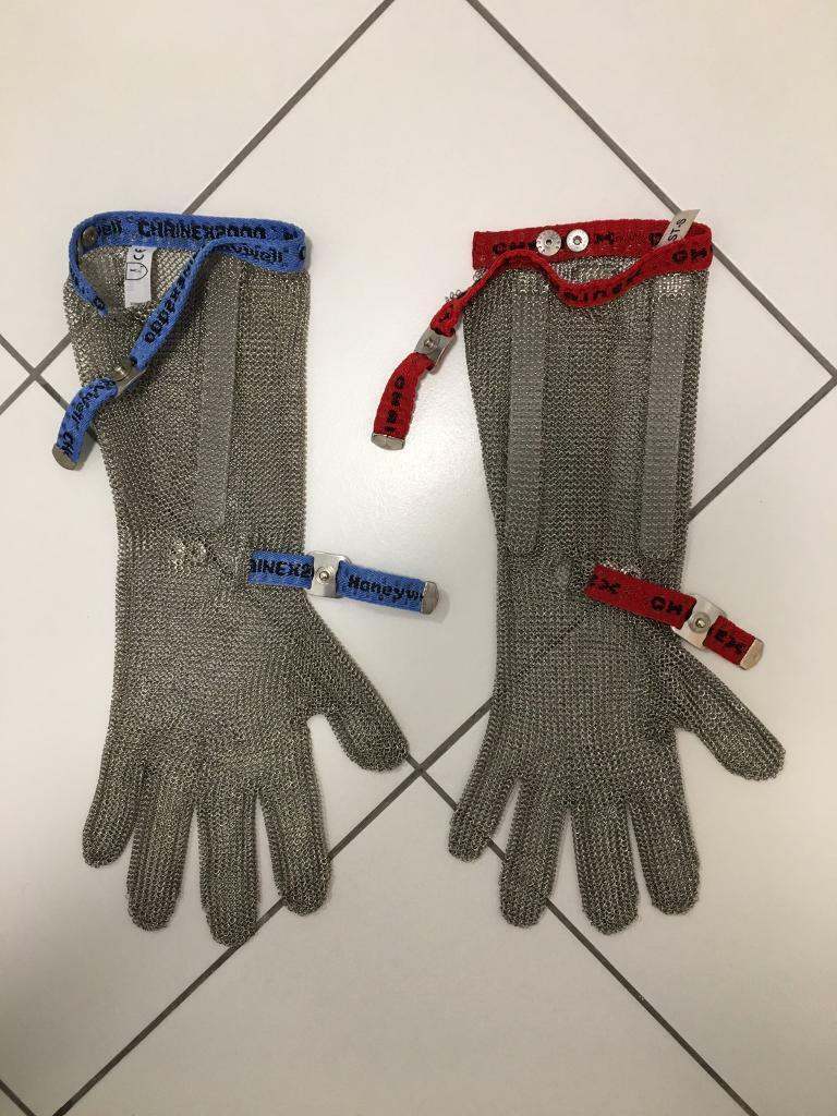 Chainmail gloves