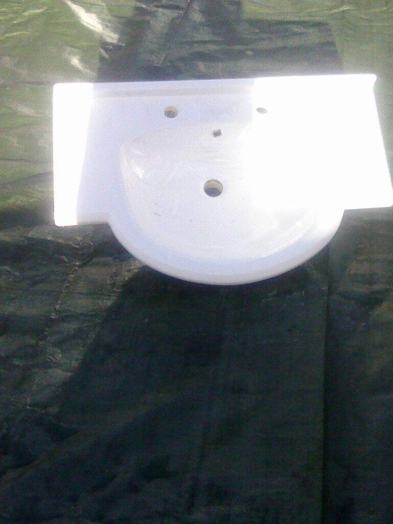 1 x brand new unused recessed wash hand basin in white