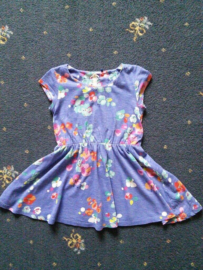Assortment of girls clothes, mixed ages