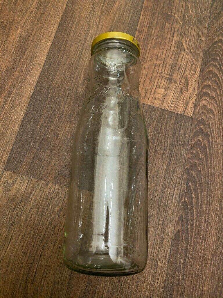 High quality glass storage bottles with metal lid