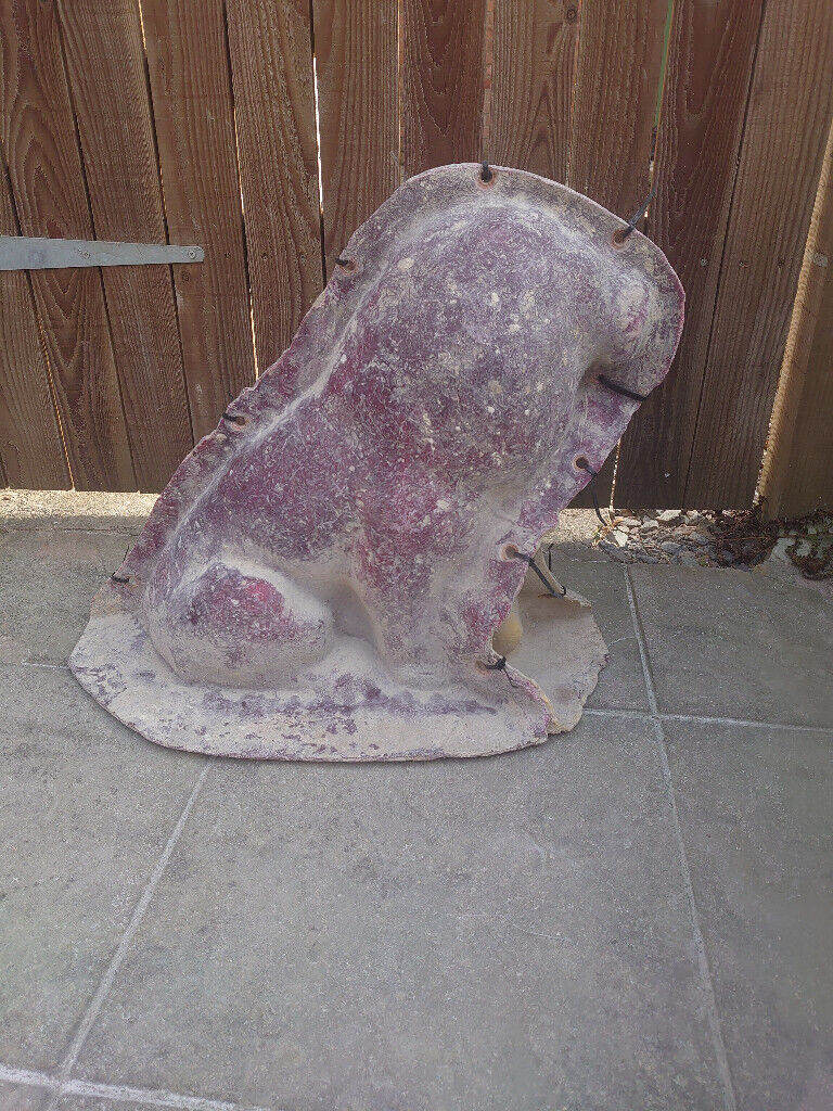 Fibreglass and silicone mould for a lion and cub