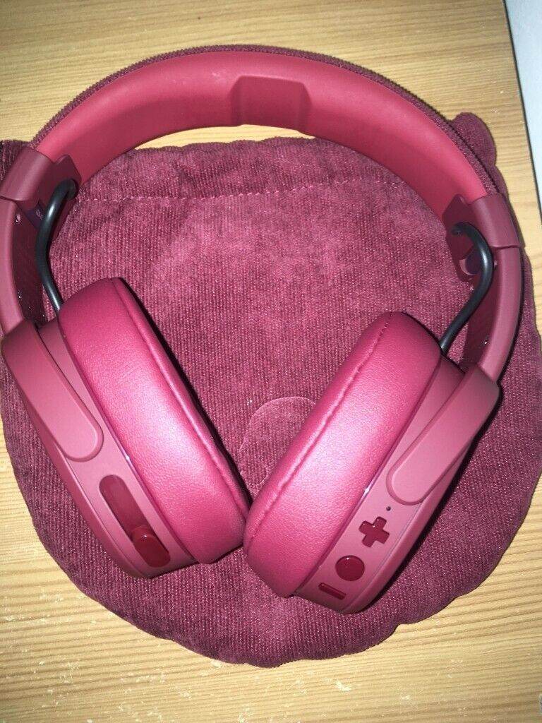 NEW Skullcandy Headphones with adjustable Bass