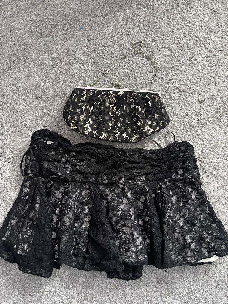 Short skirt size 14
