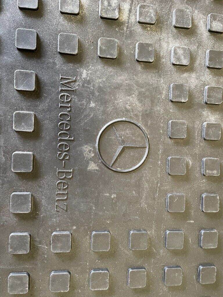 Mercedes boot liner