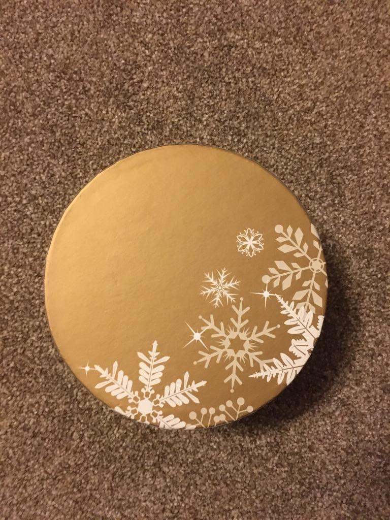 Gold Cardboard Gift Boxes. 