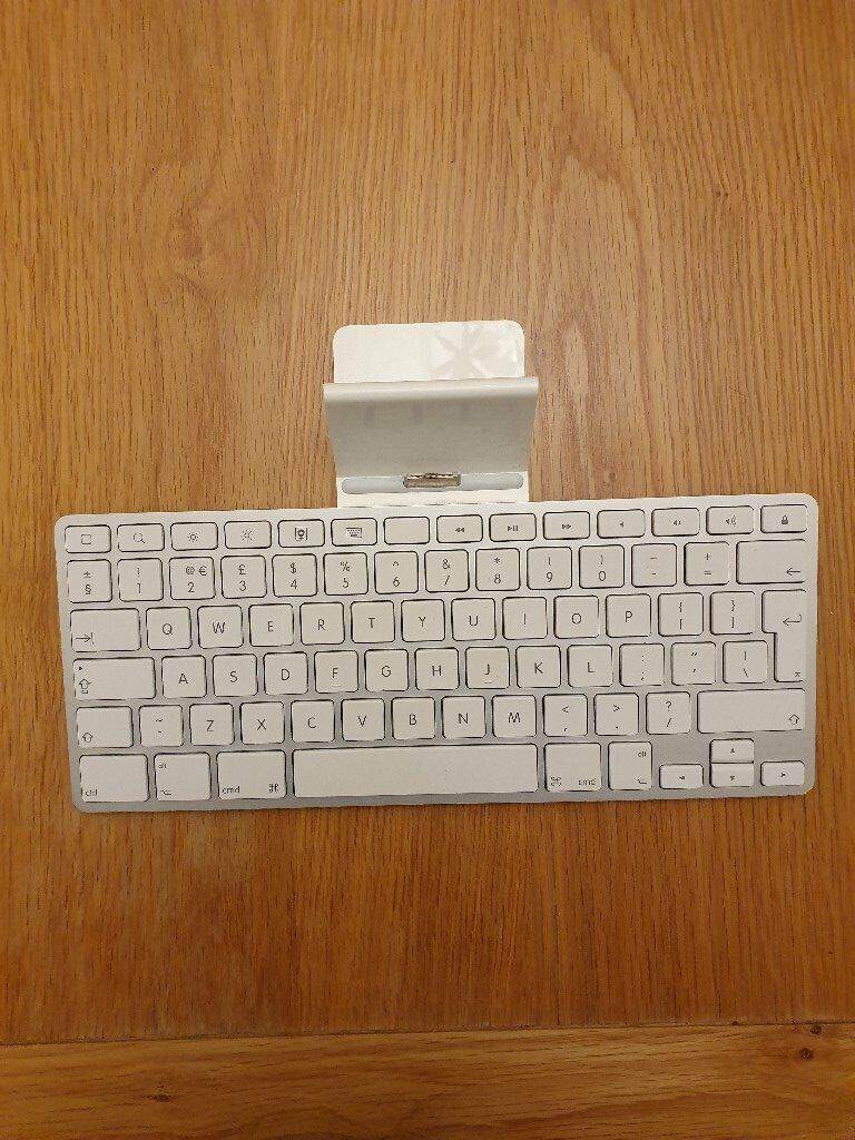 Genuine Official Apple iPad Qwerty Keyboard & Dock for 1, 2 & 3MC533Y/A