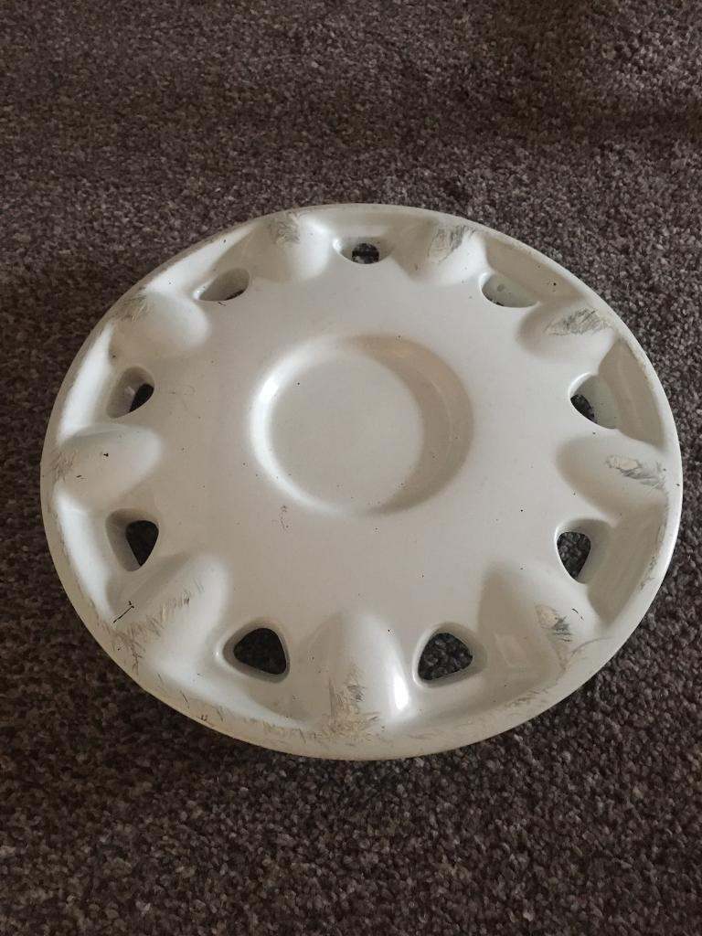 Classic Mini White Plastic Wheel Trim For 12&quot; Steel Wheels.