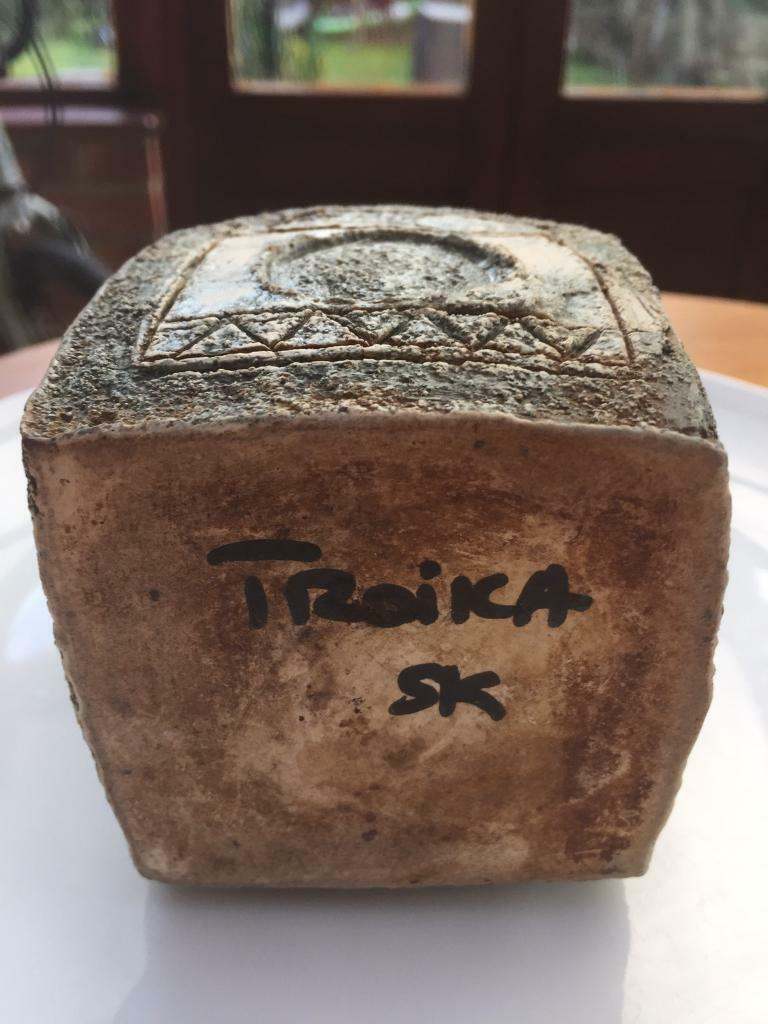 TROIKA MARMALADE POT BY SIMONE KILBURN Excellent condition, no chips 