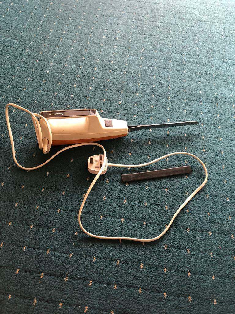Bread cutter/turkey cutter 