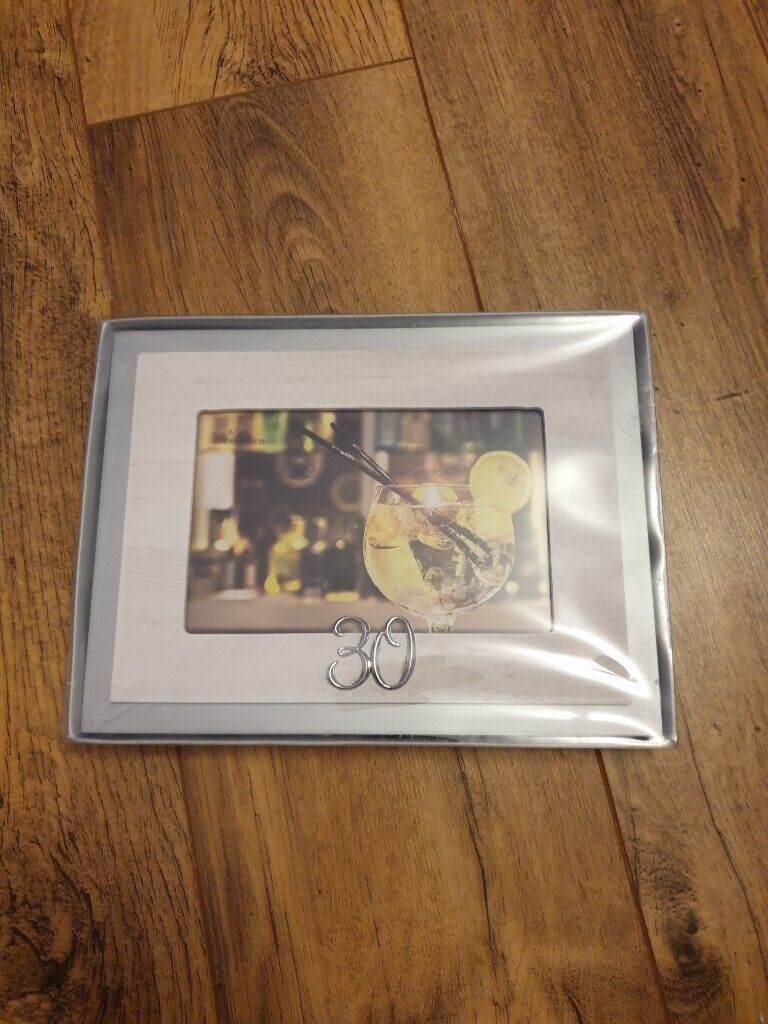 Picture frame 30s brand new