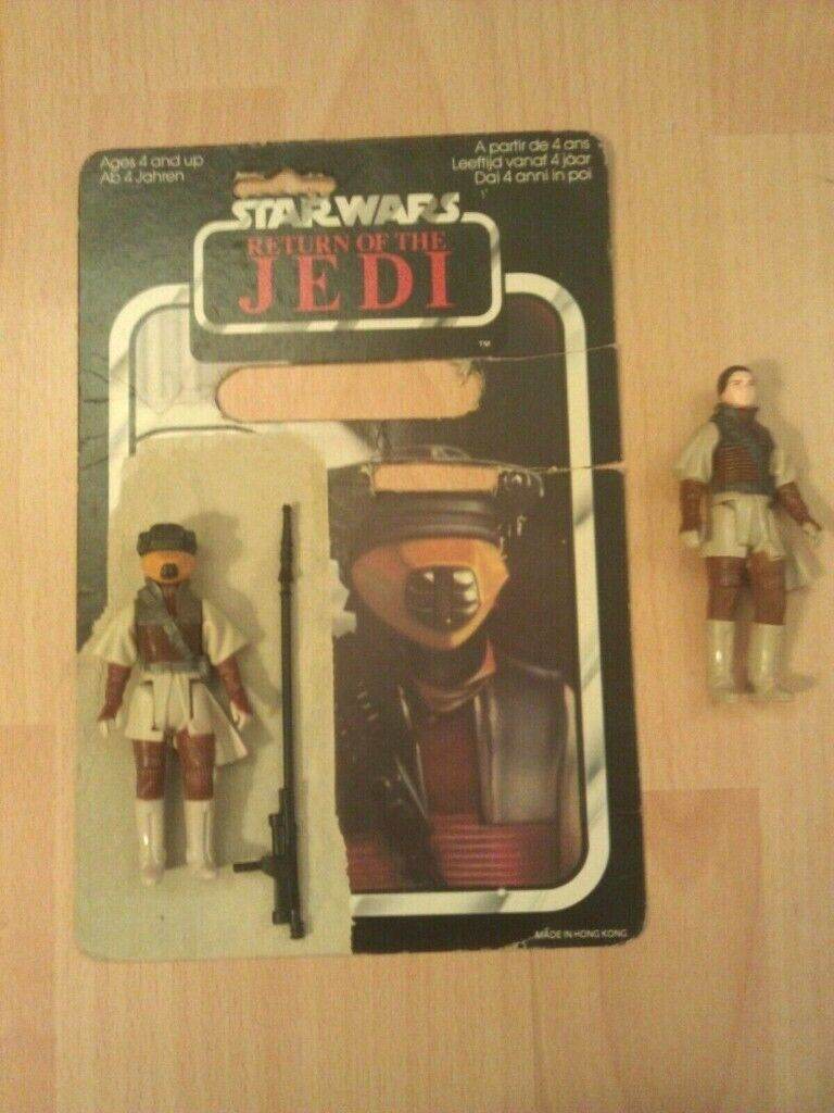 Star wars Bundle vintage figures, some weapons, card backs, and 2 last 17 rare figures 