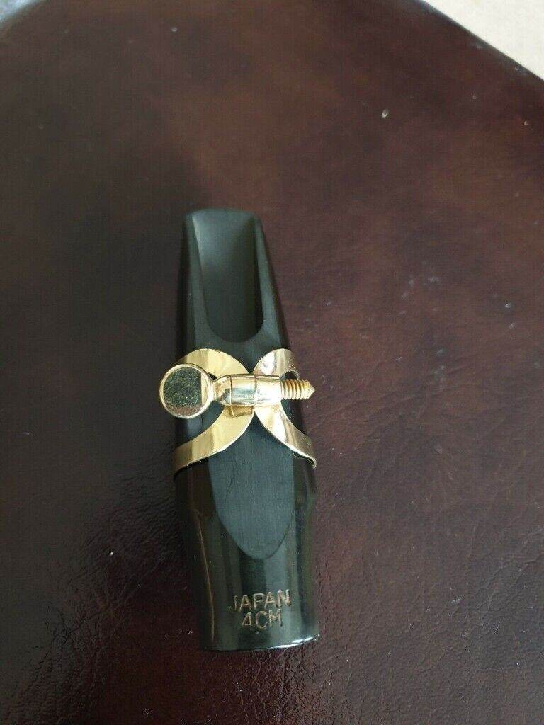 YAMAHA CUSTOM 4CM Alto Sax Mouthpiece With ligature