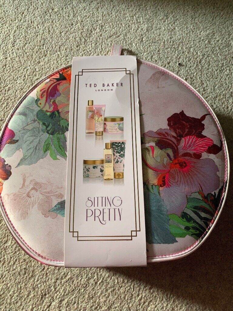 Ted baker vanity case with full size toiletries ideal Christmas gift 