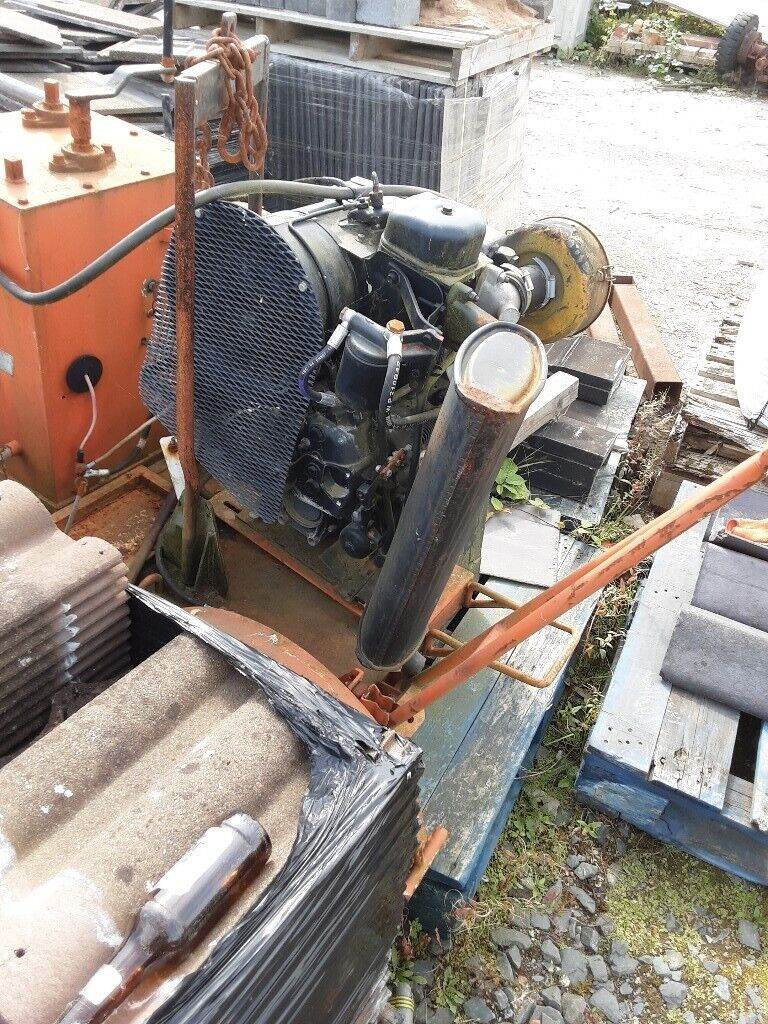 Road cutting saw