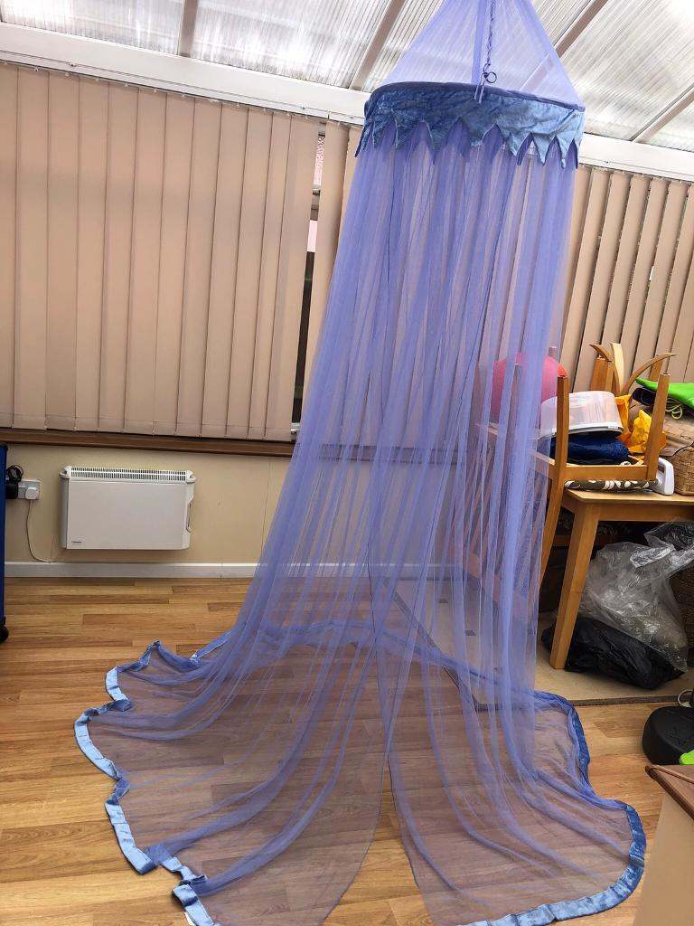 Bed canopy/moskito net