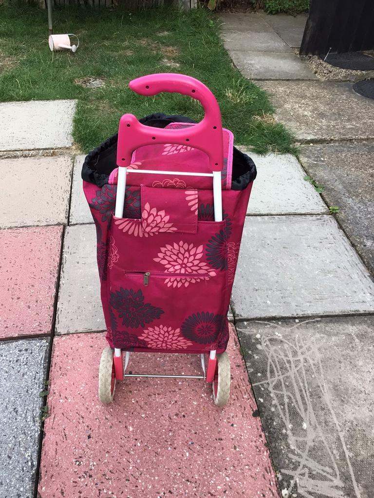 SHOPPING TROLLEY