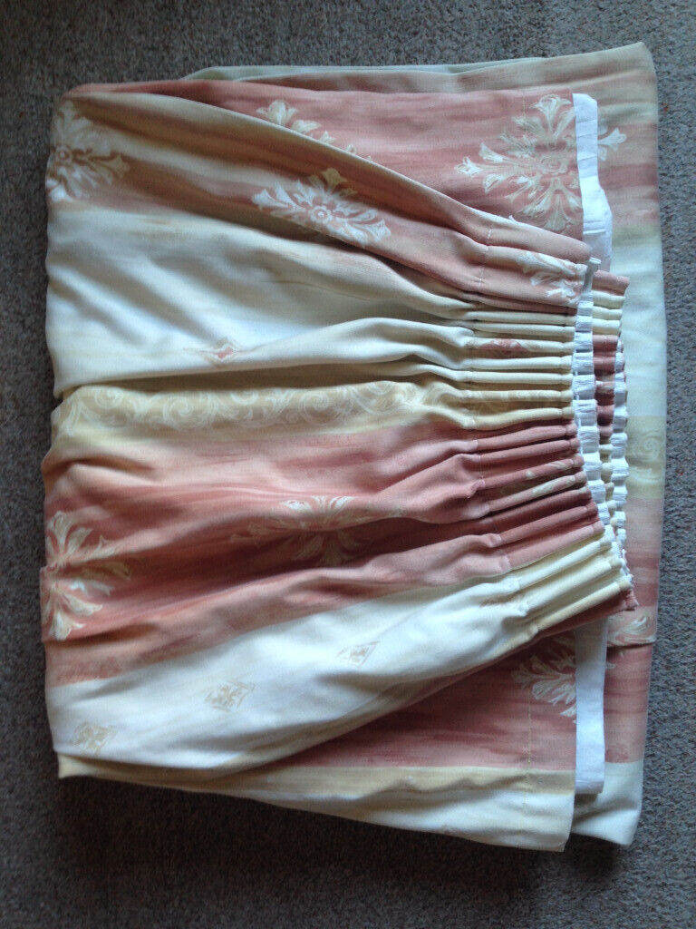 Curtains with Pelmet