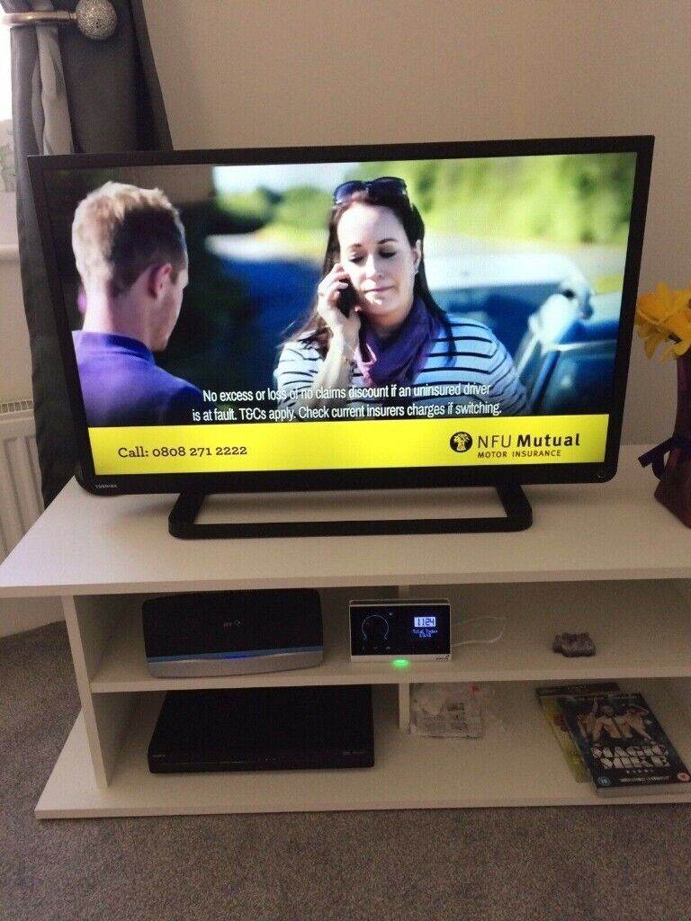 Toshiba tv. 32inch led full hd tv built in free view...Excellent Condition...