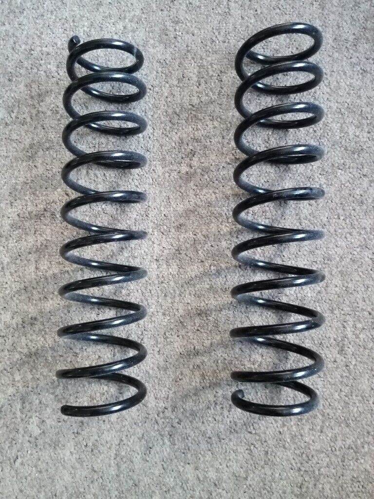 VOLVO V40 REAR SUSPENSION COIL SPRINGS (2000-2004) NEW