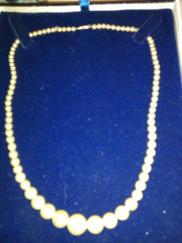 Vintage Pearl Necklace 9ct rose gold clasp