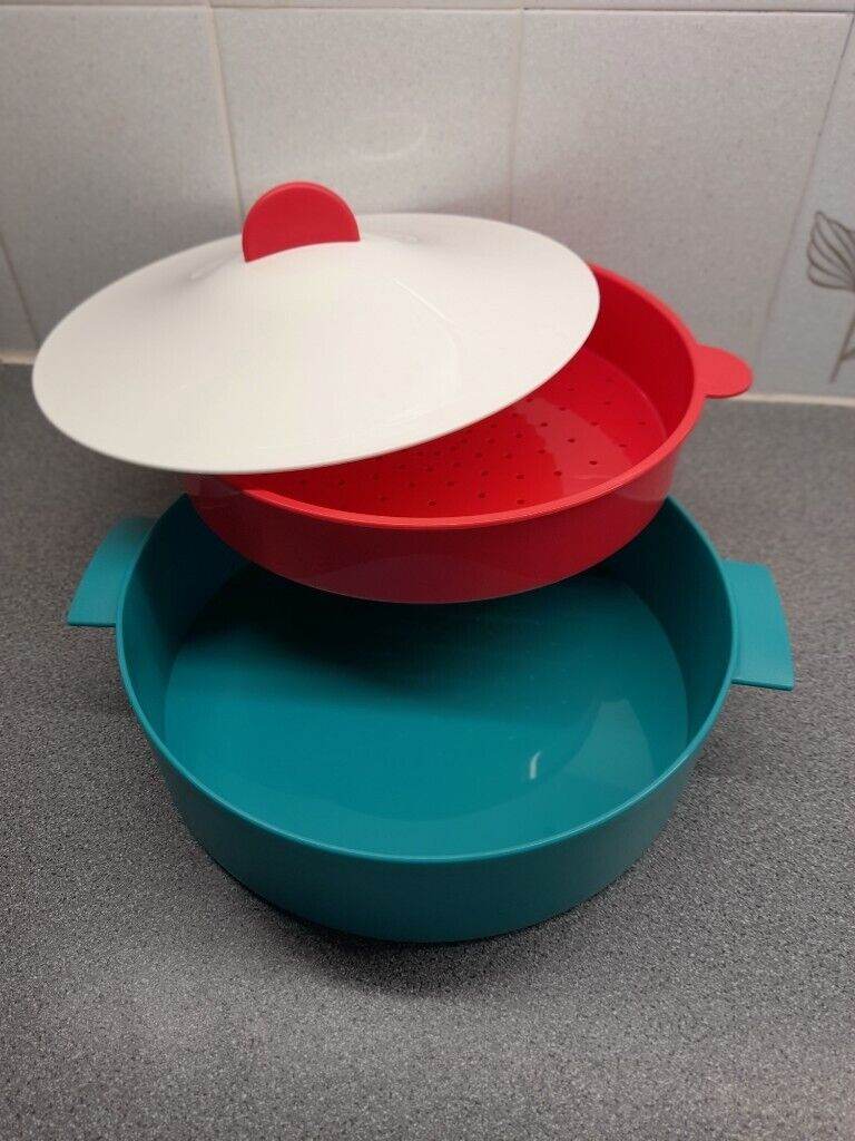 Vintage Tupperware Crystal Wave Microsteamer / Microwave Steamer, 3 piece set  NEW