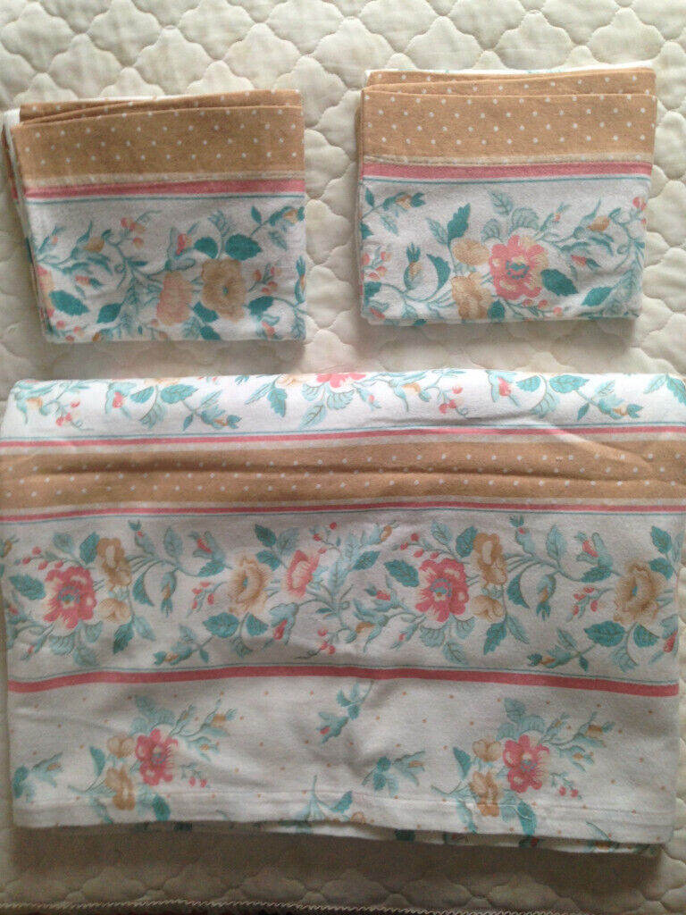New Double Flanelette flat sheet with two matching pillowcases