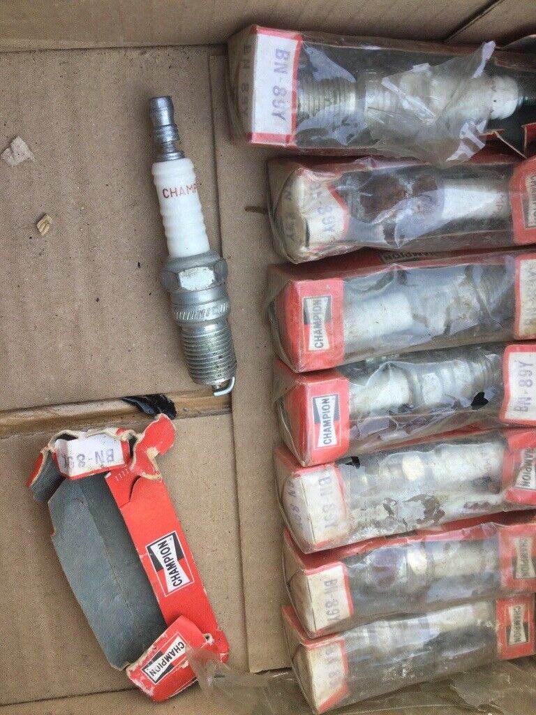 8 Champion Spark Plugs BN89Y