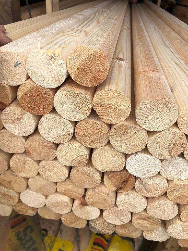 New timber mop stick handrail 4.5 metres 