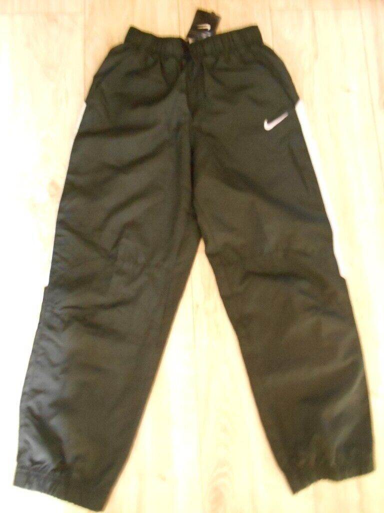 ***NEW WITH TAGS*** BOYS NIKE BLACK TRACKSUIT BOTTOMS SIZE MEDIUM 10-12 YEARS