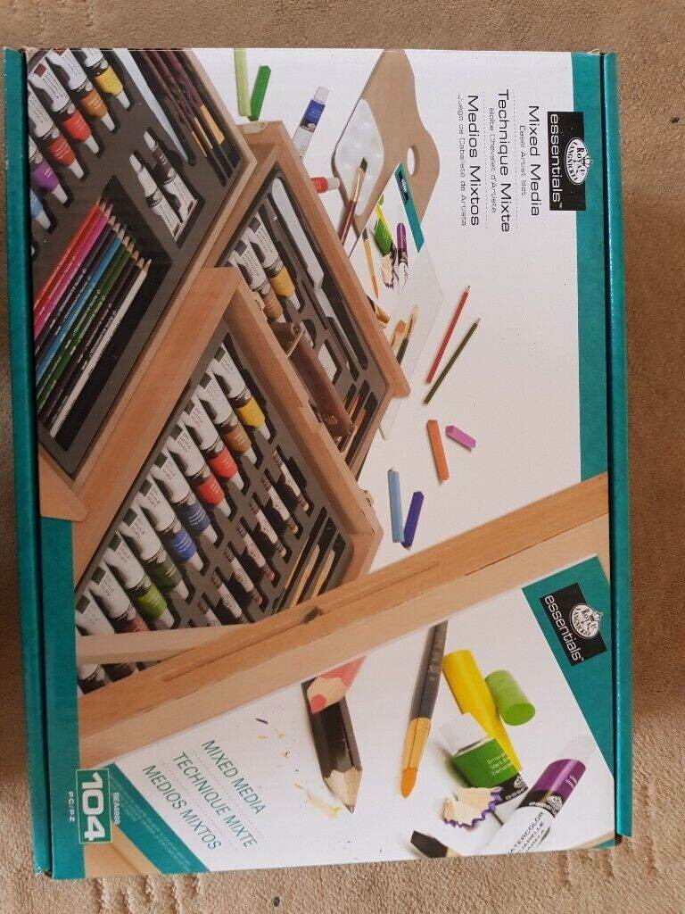 Royal langnickel 104 piece easel set
