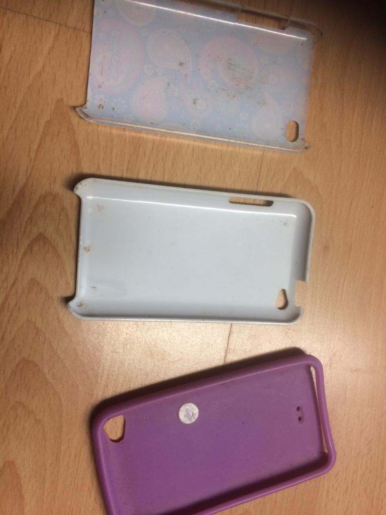 4 iPod or phone holders 