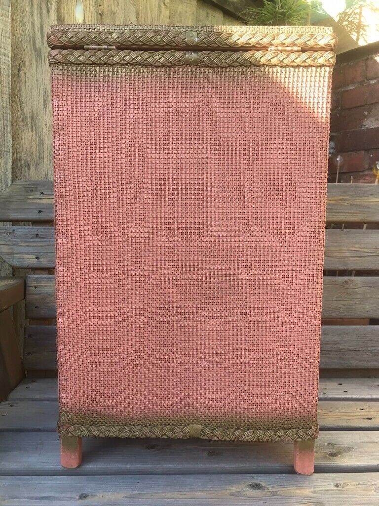  Lloyd Loom Lusty Wicker Laundry Lidded Basket.  