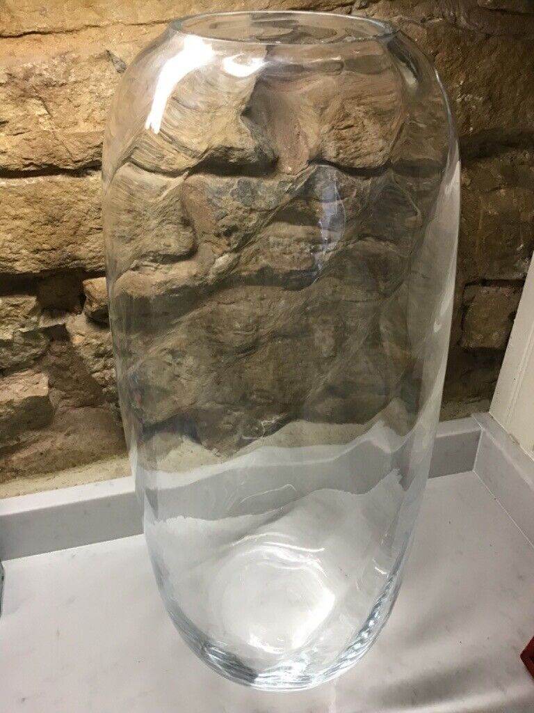 Large Clear Glass Vase.