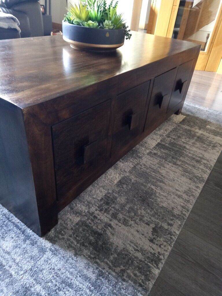 SOLID WOOD COFFEE TABLE