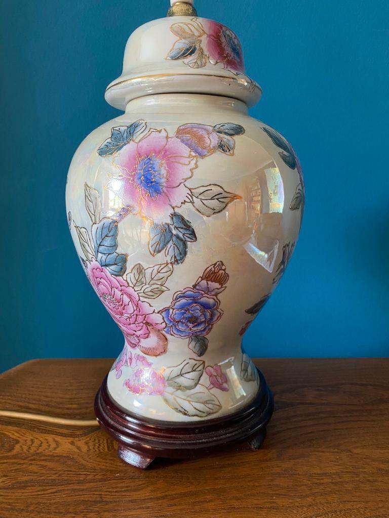 Beautiful Vintage Ginger-Jar shaped Table Lamp 