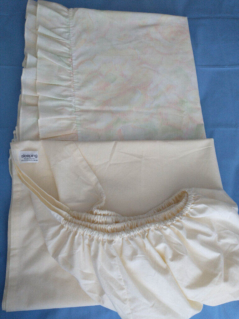 SINGLE DUVET COVER & FITTED SHEET. Pastel shades/cream. New sheet/exc.cond