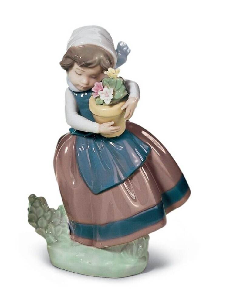 Genuine Piece of Lladro - 'Spring is Here Girl' - £150