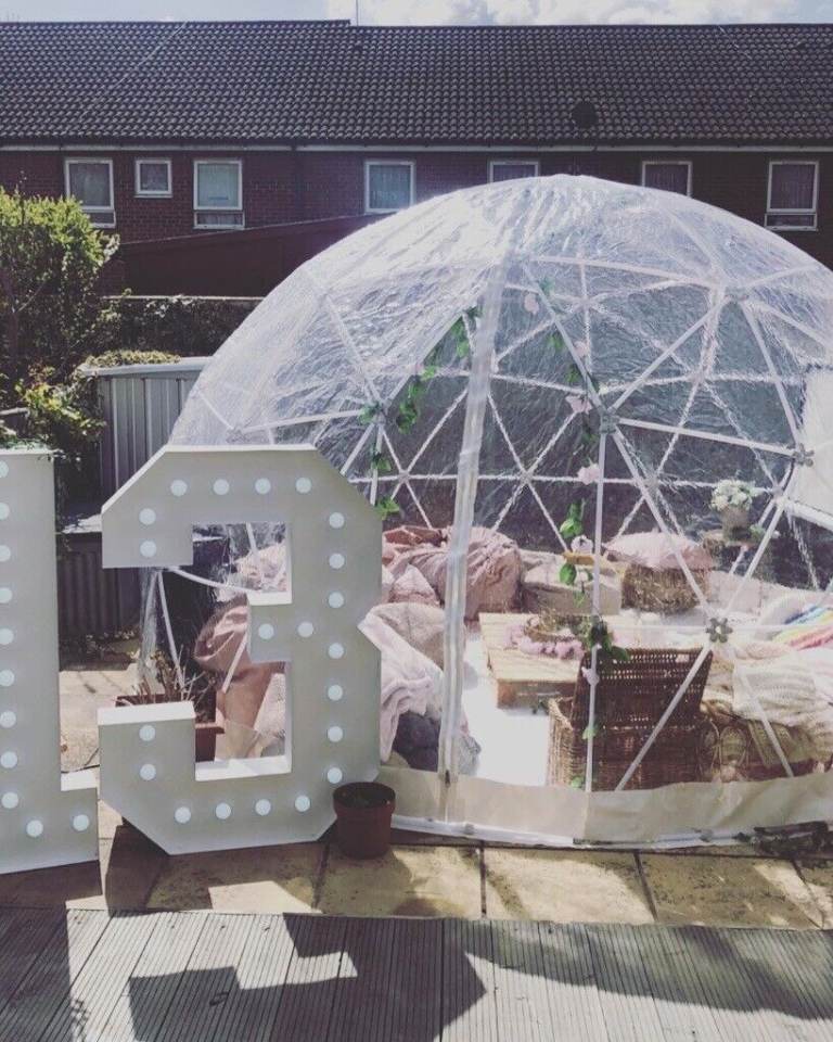 IGLOO DOME - movie, picnic, dinner, hot tub themes HIRE ONLY... £50 is the deposit only