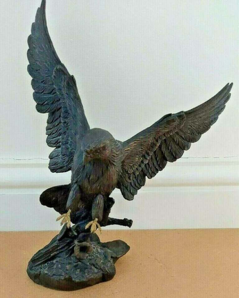 Heredities Kestrel - Bronze Resin Good Condition  Rare 