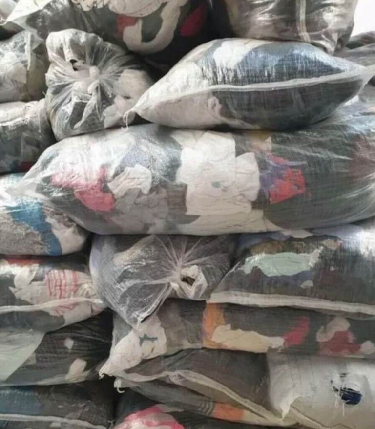 Second Hand Clothing Wholesale Adults or Kids From £1 Kg. delivery Available