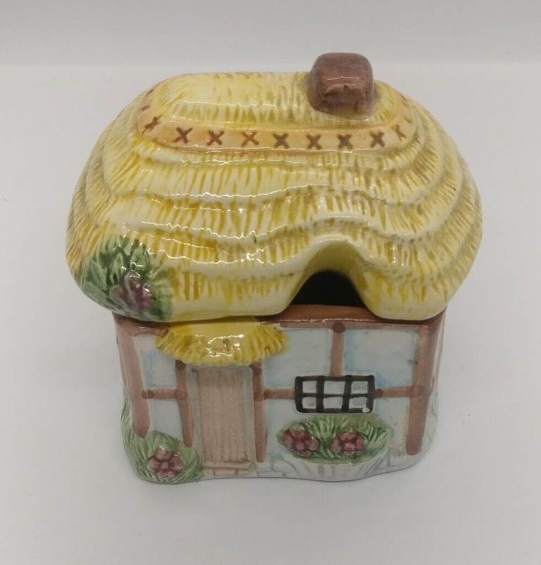 Job lot of 6 ceramic / pottery items