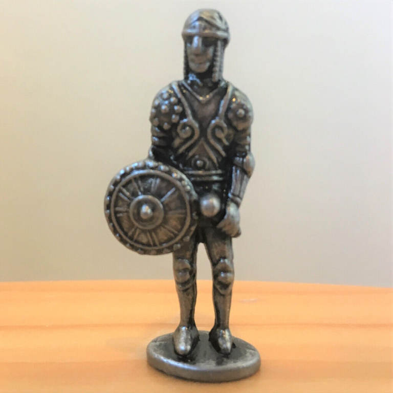 	Vintage mid-late 1980's metal model early Medieval (?) knight. OTHER MODELS AVAILABLE.  Can post.